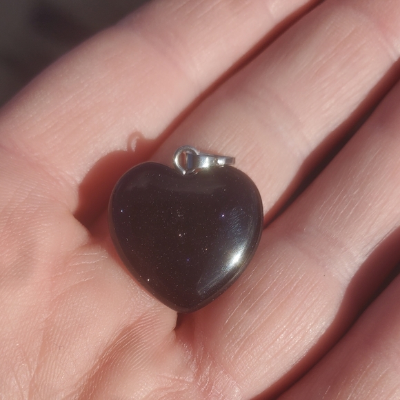 New Blue Sunstone Sandstone Heart Shaped Pendant. - Picture 3 of 16
